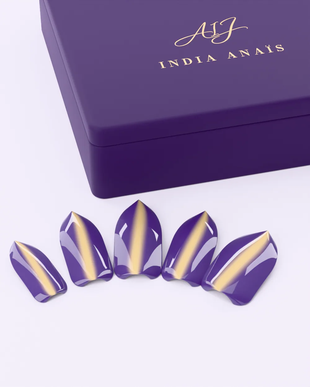 Nebula Cat-Eye, press-on nagels, magnetisch cat eye · amandel · lang, van India Anaïs