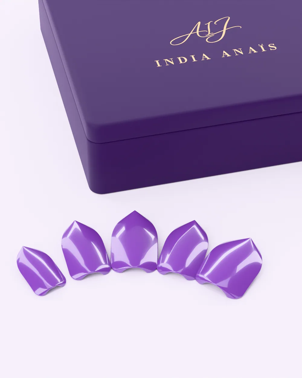 Violet Spell Almond, press-on nagels, amethist crème · amandel · medium, van India Anaïs